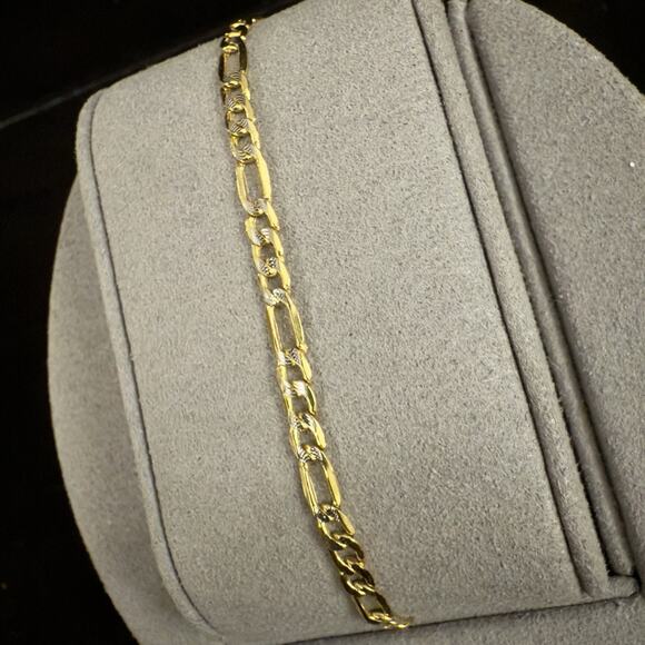 Beautiful 10k Gold Diamond Cut Figaro Bracelet 3.2mm ~7in-NEW - Picture 3 of 8